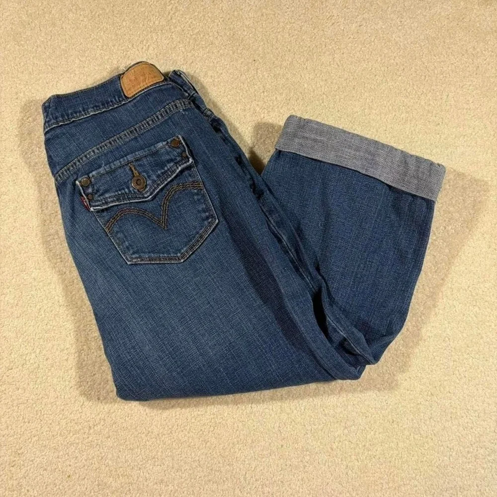 Levi's Women's Capris Jeans Size 8 Darkwash‎ Denim